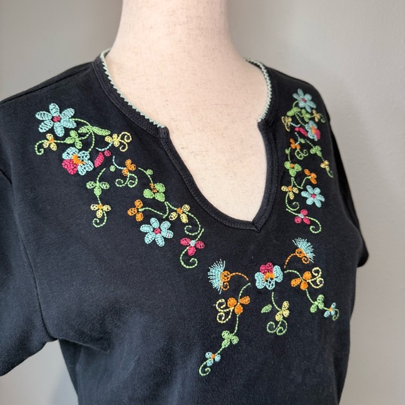 Gloria Vanderbilt Black Tee with Floral Embroidery - Picture 6 of 7